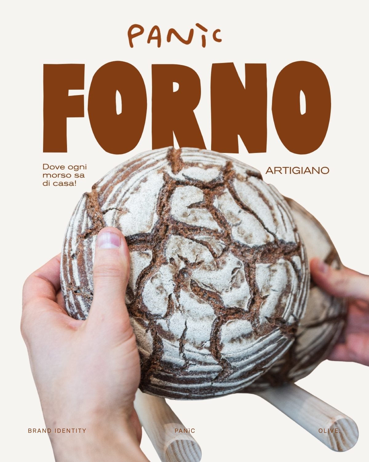 Grafica Panìc forno artigiano con un pane tra le mani e la frase «Dove ogni morso sa di casa!»